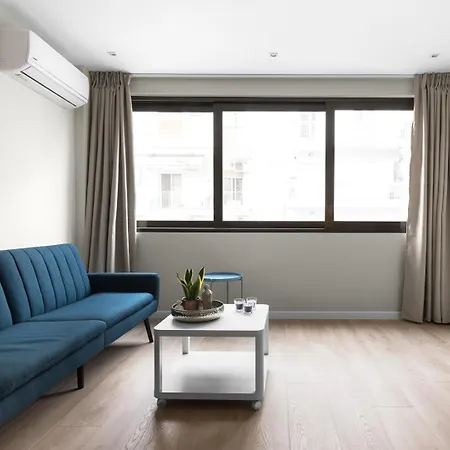 New Yorker, Nilie Hospitality Mgmt Apartment *